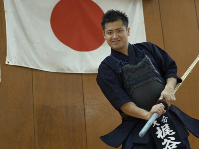 剣道で滑らかな胴打ちを習得する：技術、練習方法、改善点
